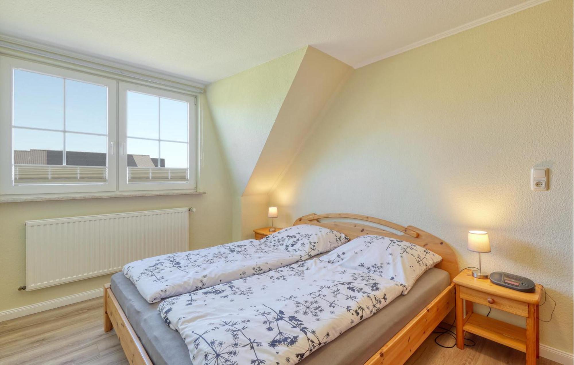 Nice Home In Toenning With Kitchen Exteriör bild