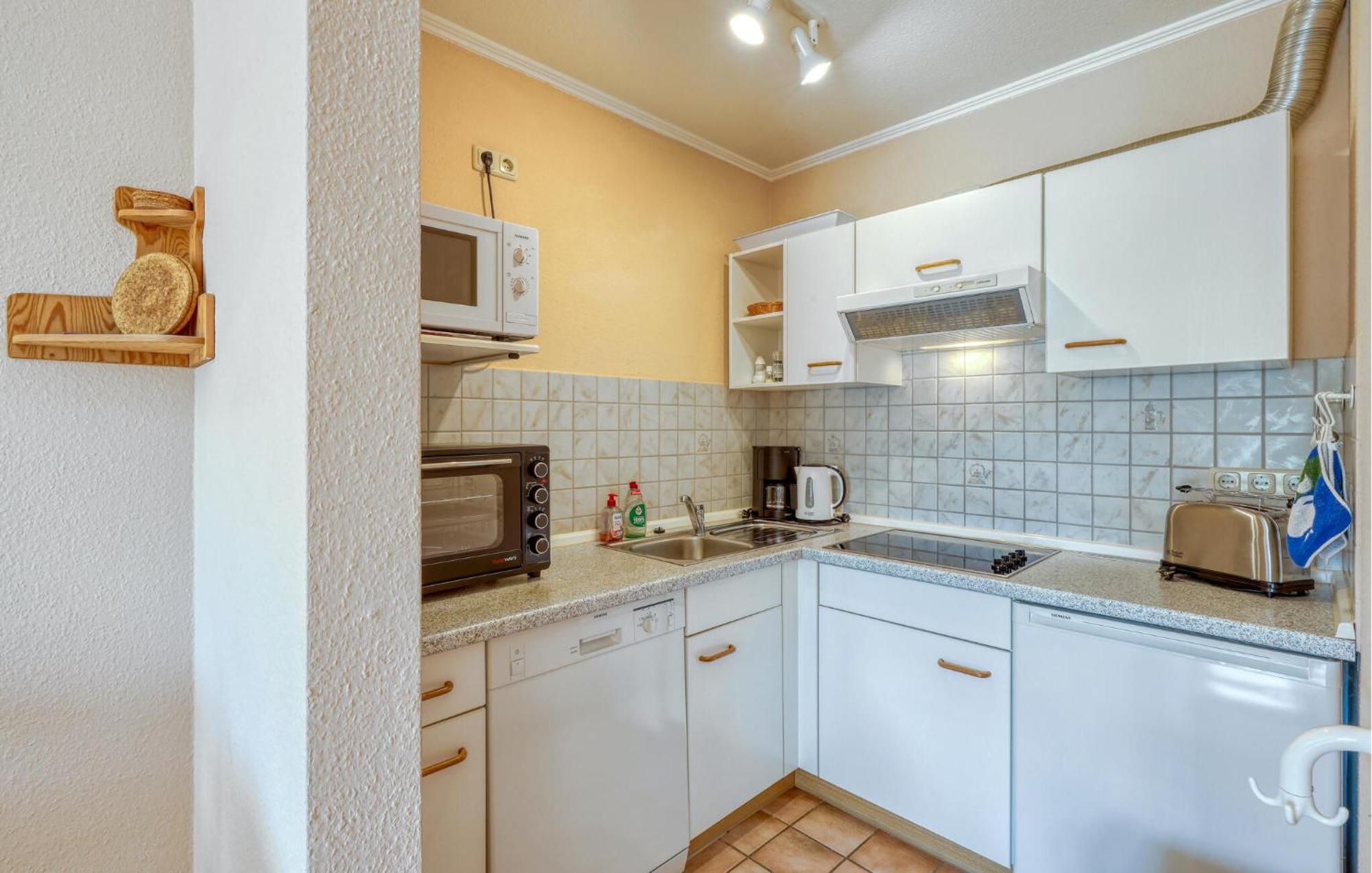 Nice Home In Toenning With Kitchen Exteriör bild