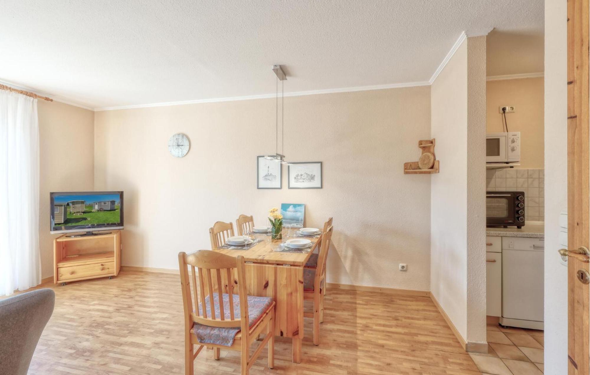 Nice Home In Toenning With Kitchen Exteriör bild
