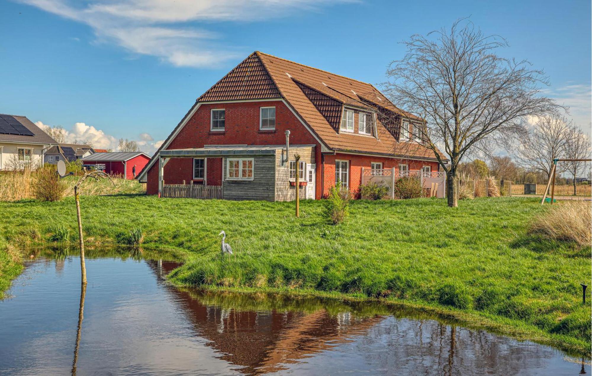 Nice Home In Toenning With Kitchen Exteriör bild