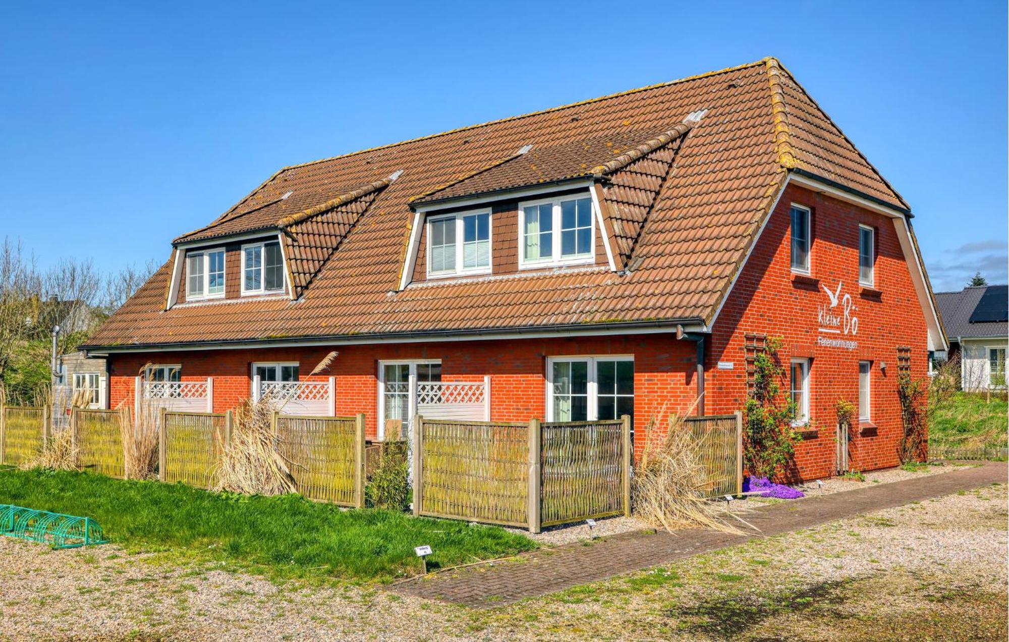 Nice Home In Toenning With Kitchen Exteriör bild